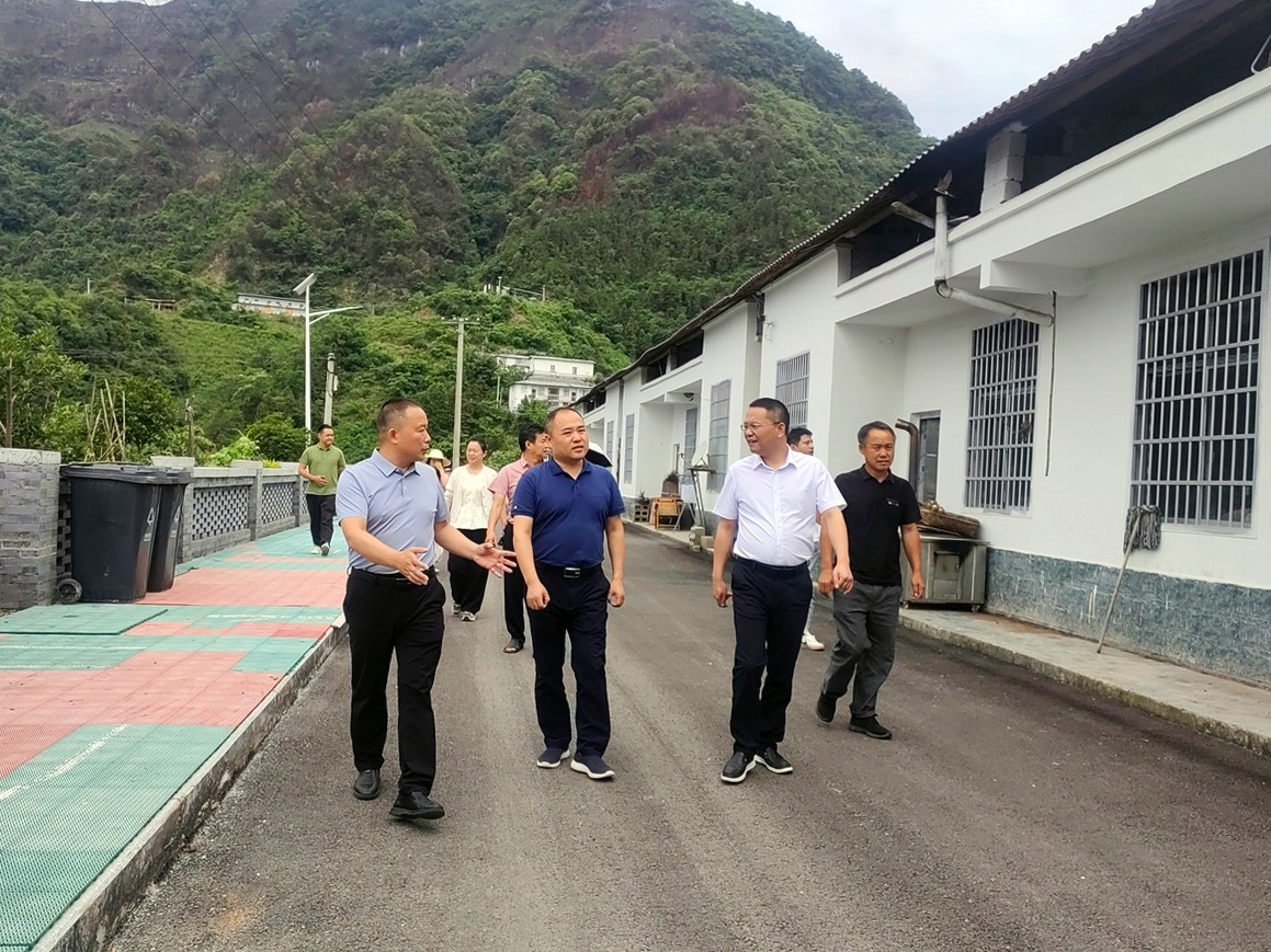 张家界开放大学开展驻村帮扶专题调研 助力桑植县福建坡村乡村振兴